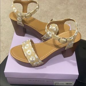 Madden girl sandals size 9